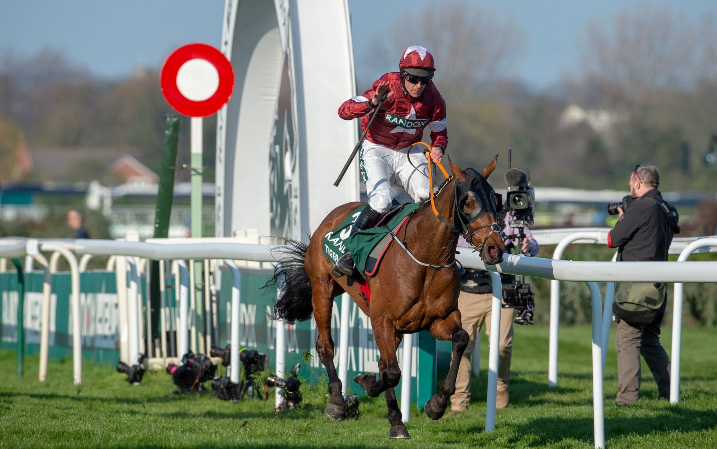 Grand National 2019 Tiger Roll Becomes First Back To Back Winner